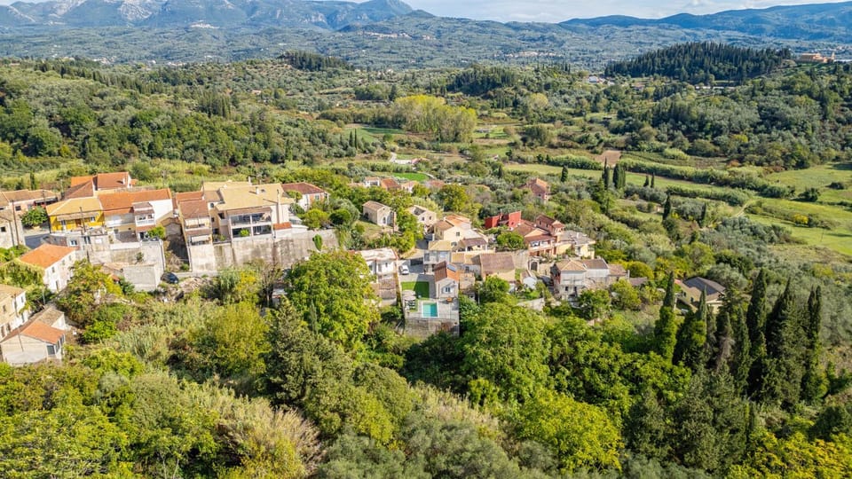 Neighbourhood, Natural landscape