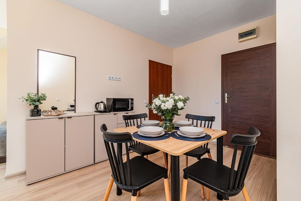 Kitchen or kitchenette, Living room, Dining area