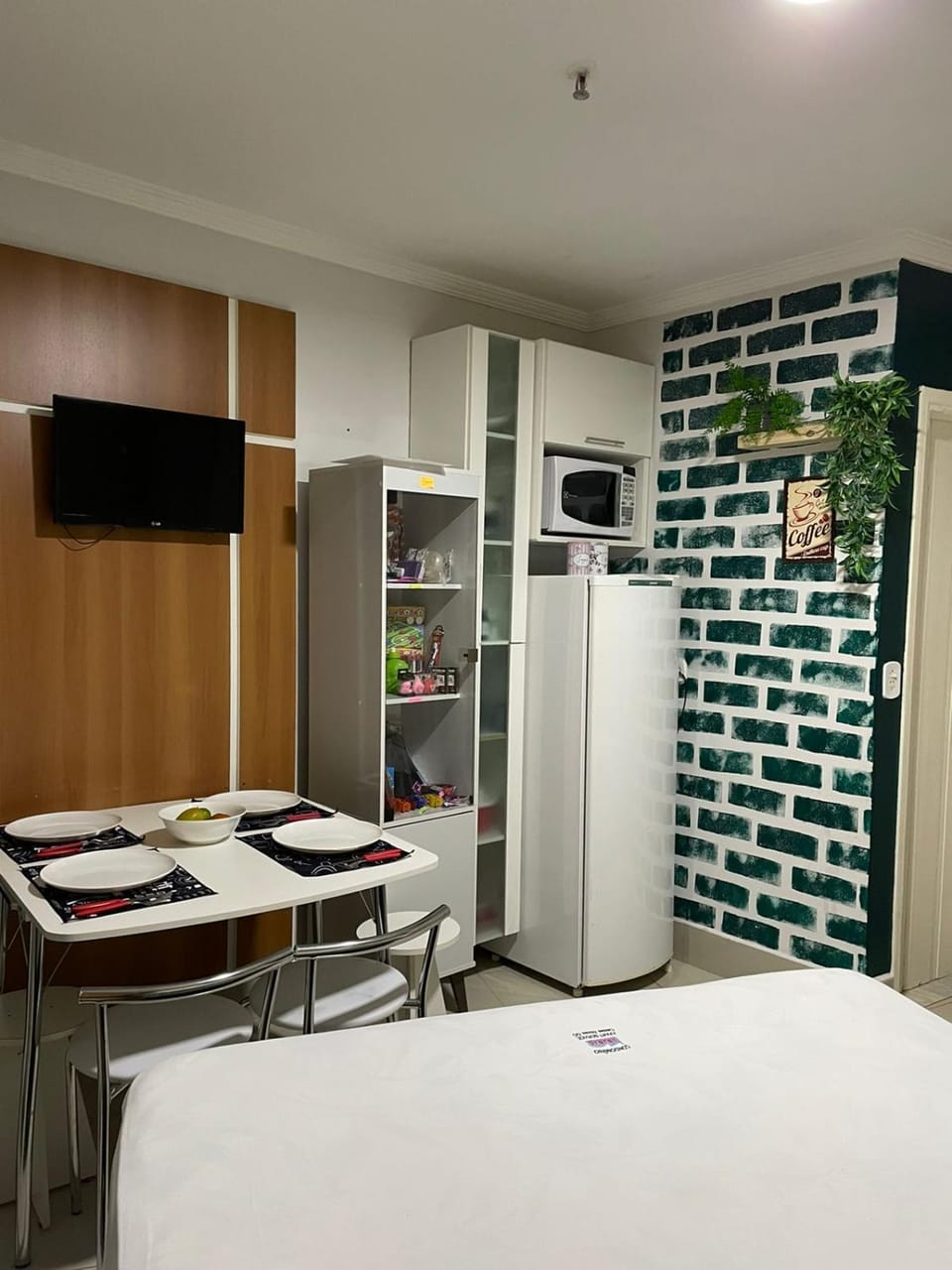 Bedroom, kitchen