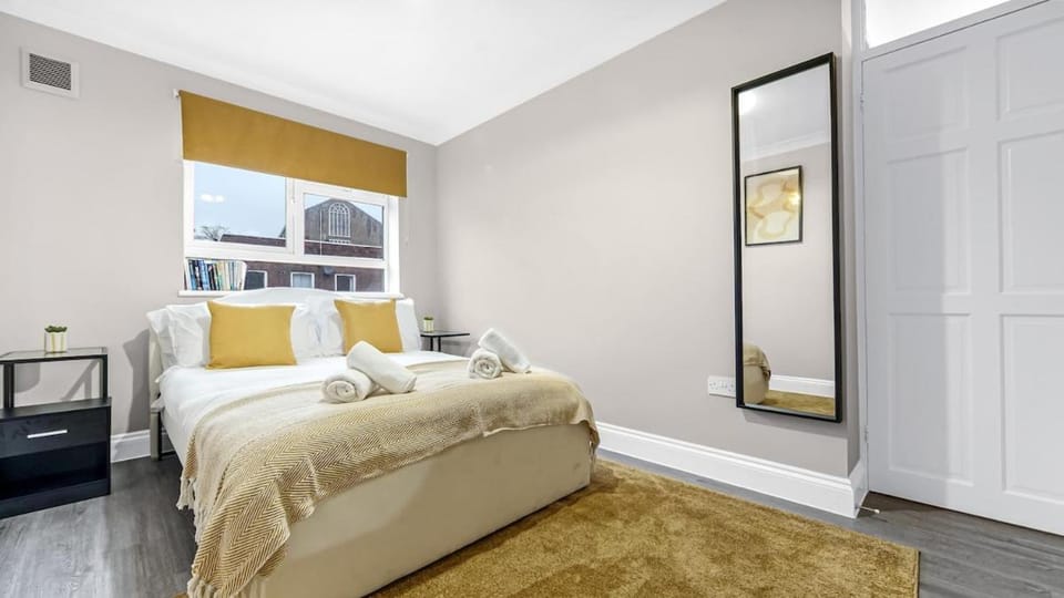 Elegant Two Bed Near Caledonian Road & King Cross Apartment in London Borough of Islington