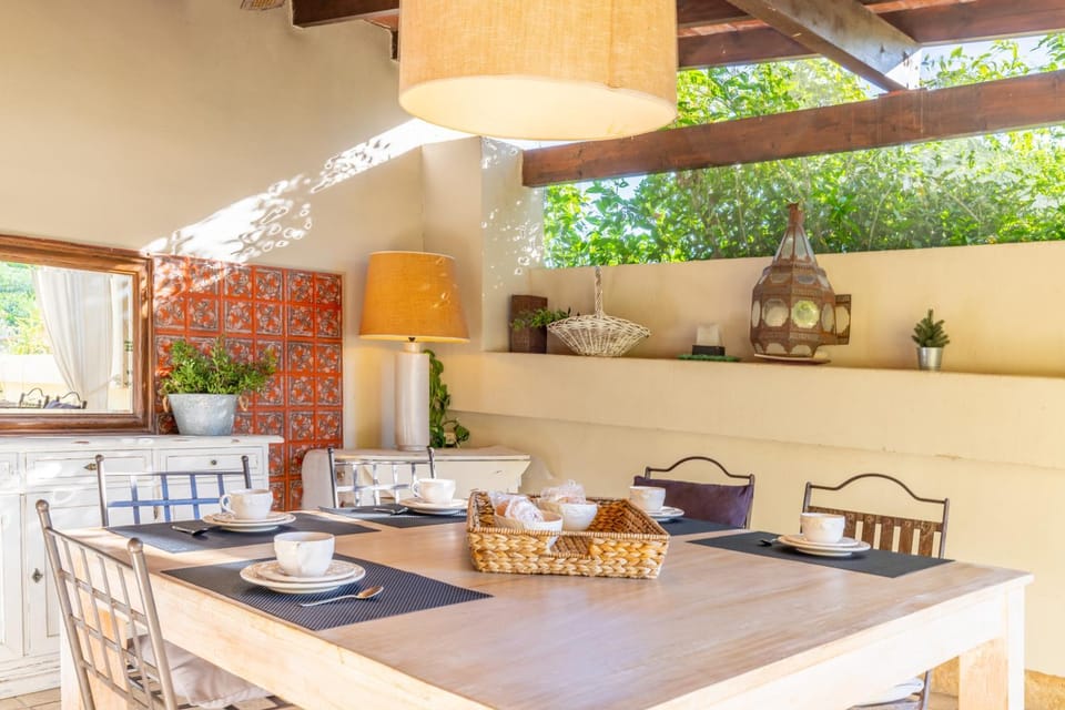 Property building, Kitchen or kitchenette, Living room