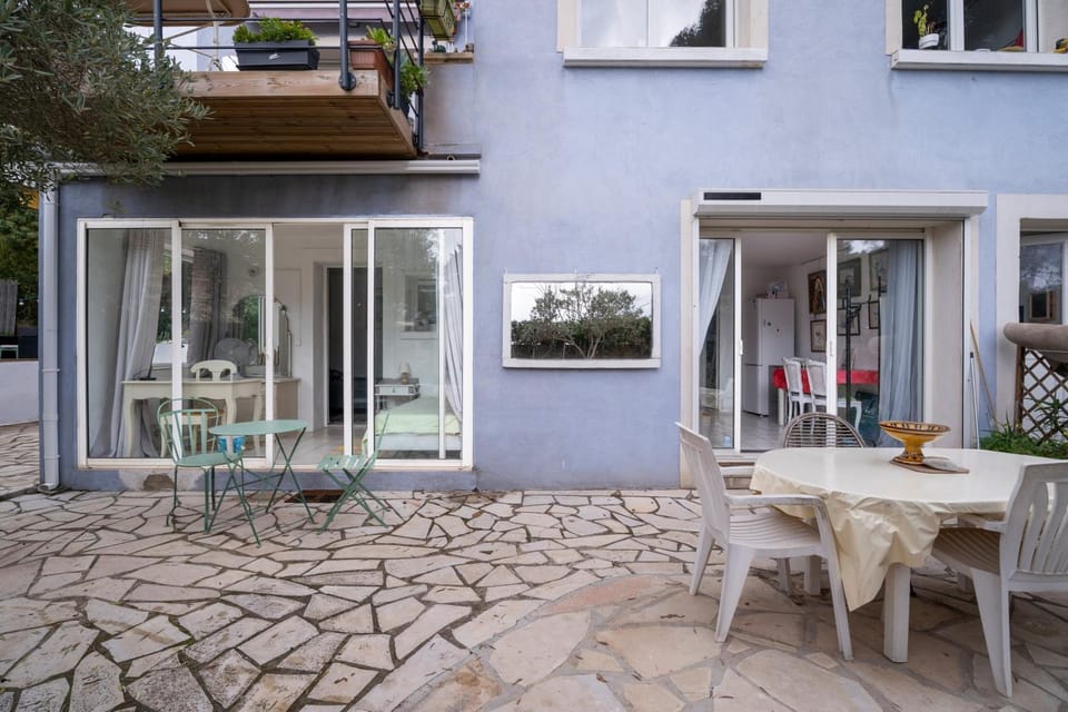 Property building, Living room