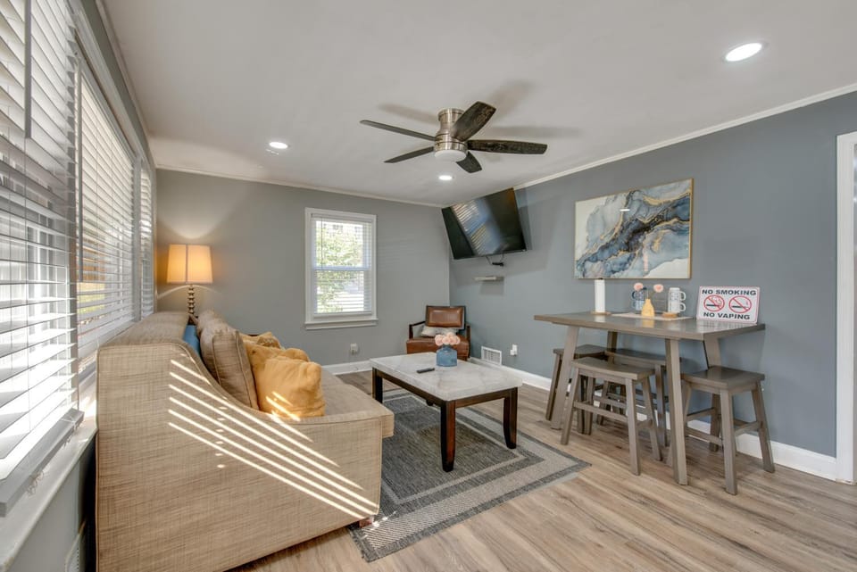 5 Mi to Dtwn ATL! Cutest Cottage in Venetian Hills House in Atlanta