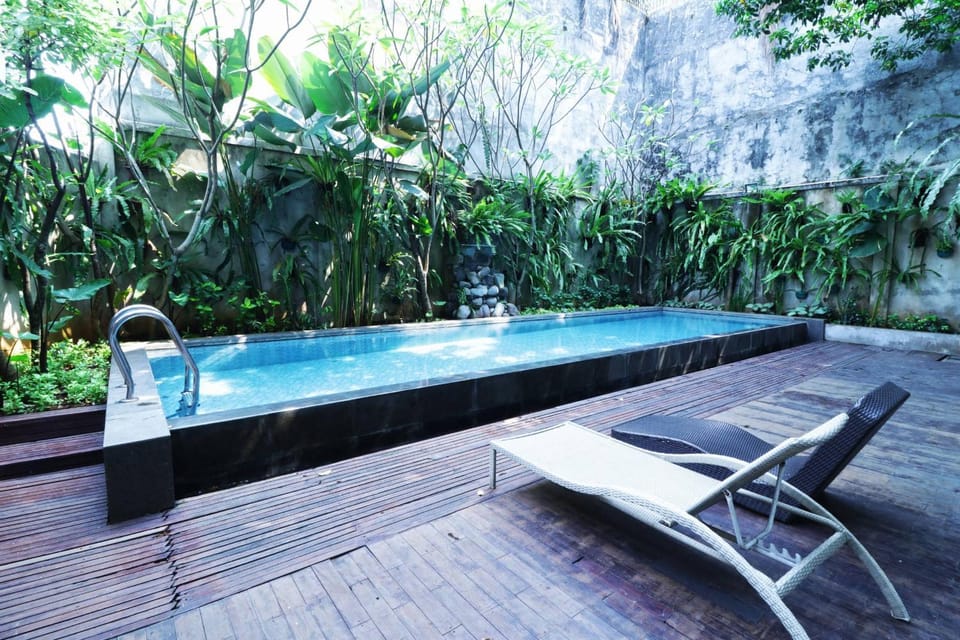 Swimming pool, Swimming pool