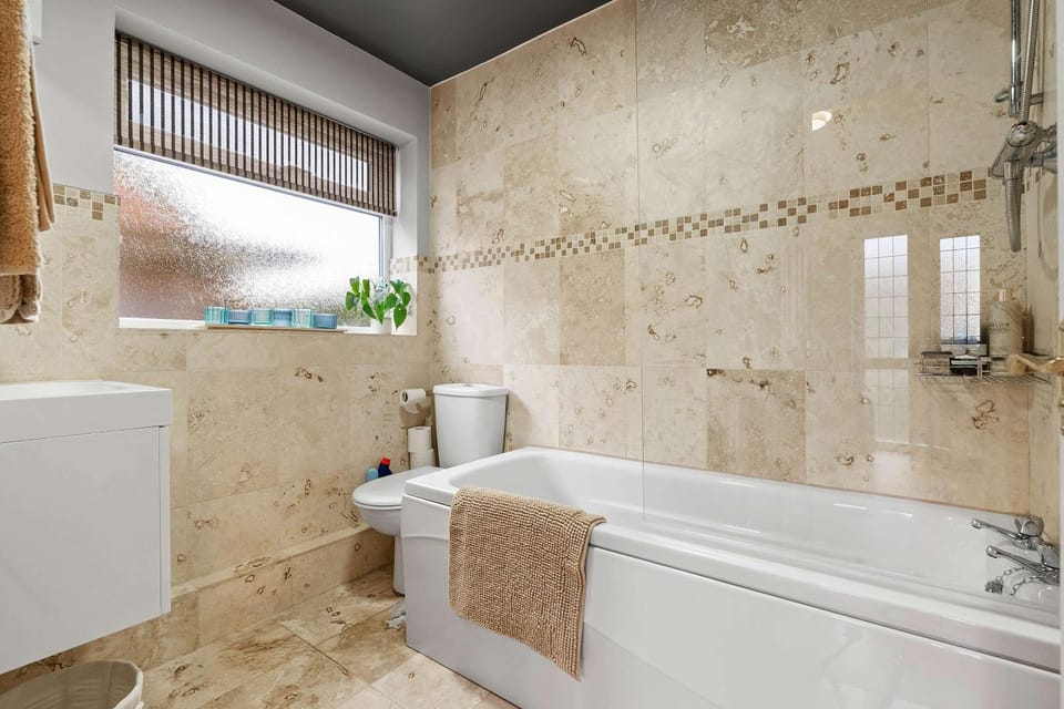 Cosy 3 Bed with Parking House in Rugby