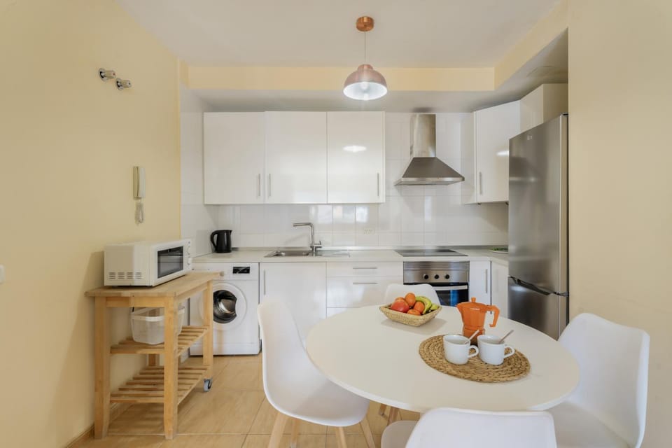 Property building, Kitchen or kitchenette, Living room