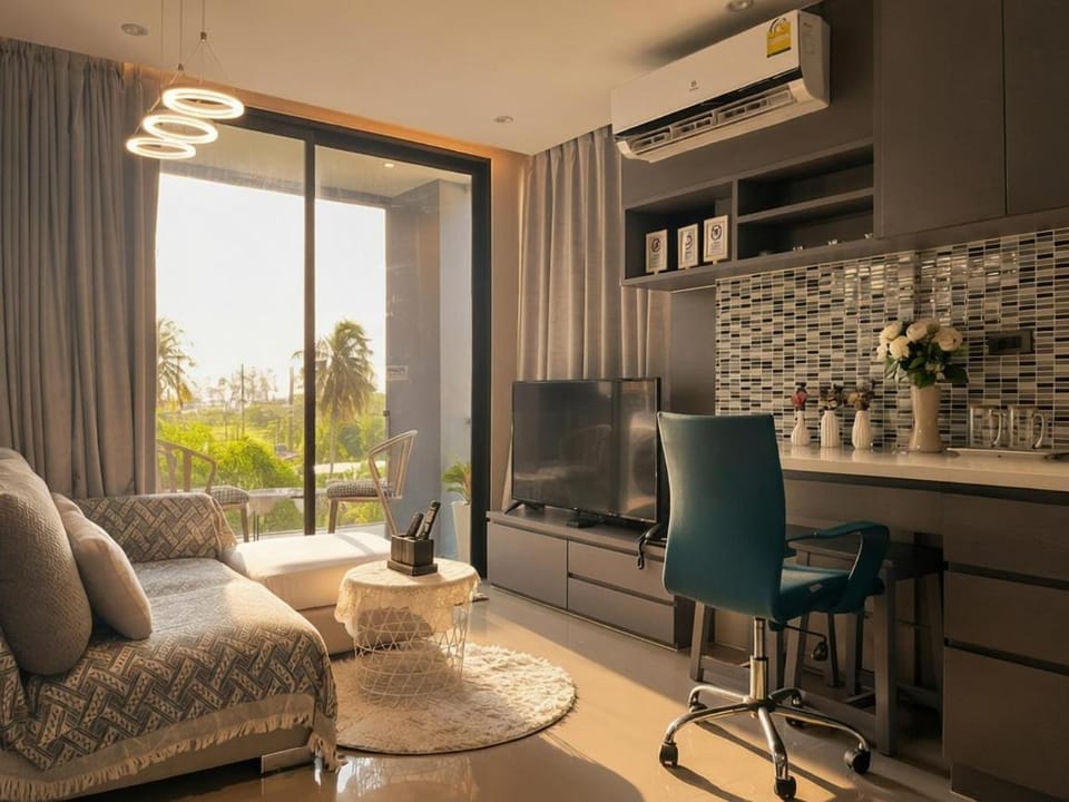 The Kamala View Apartment in Kamala