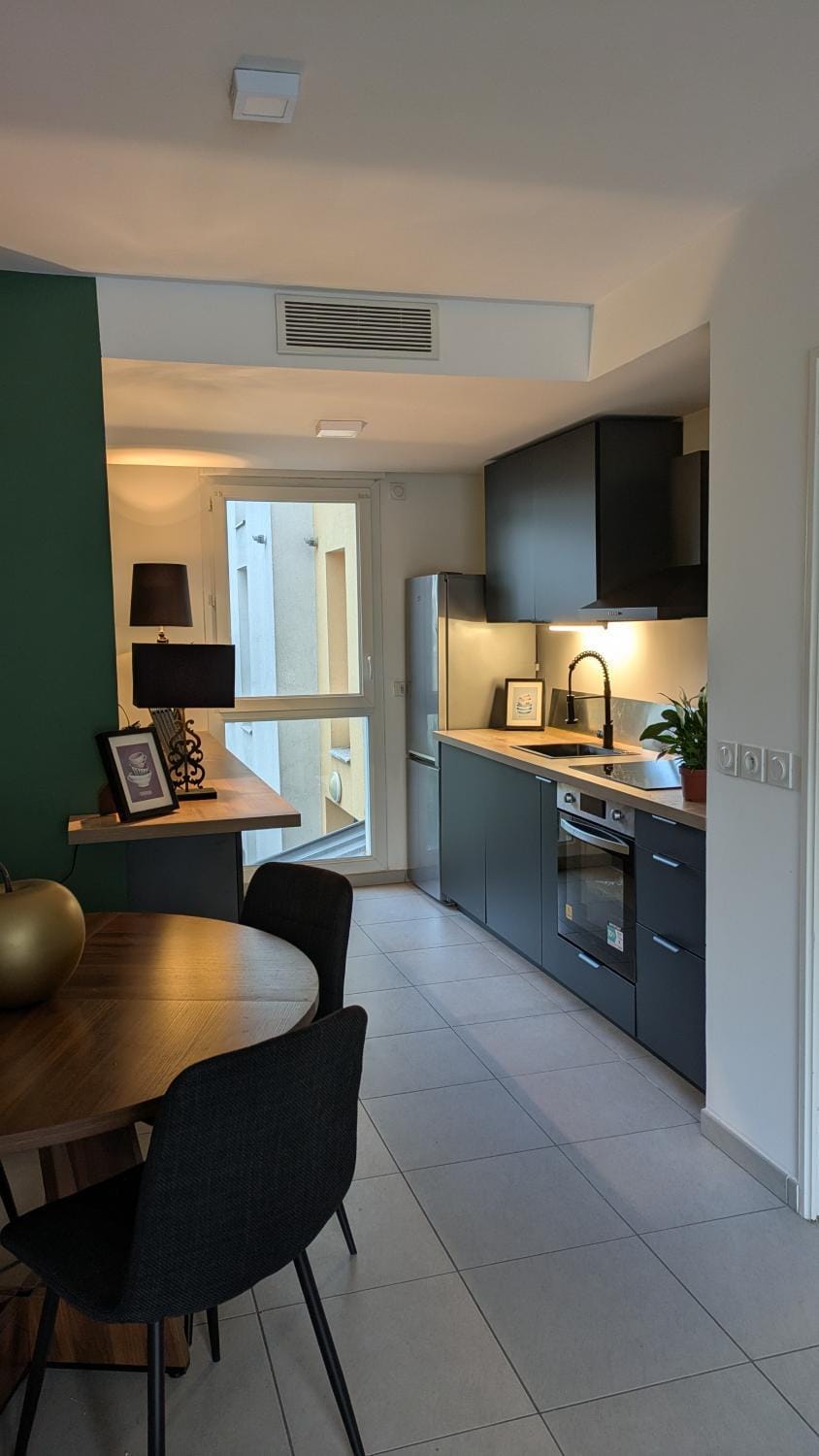 Kitchen or kitchenette, oven, stove