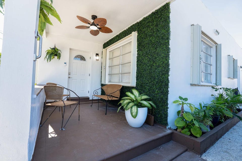 Patio, Seating area