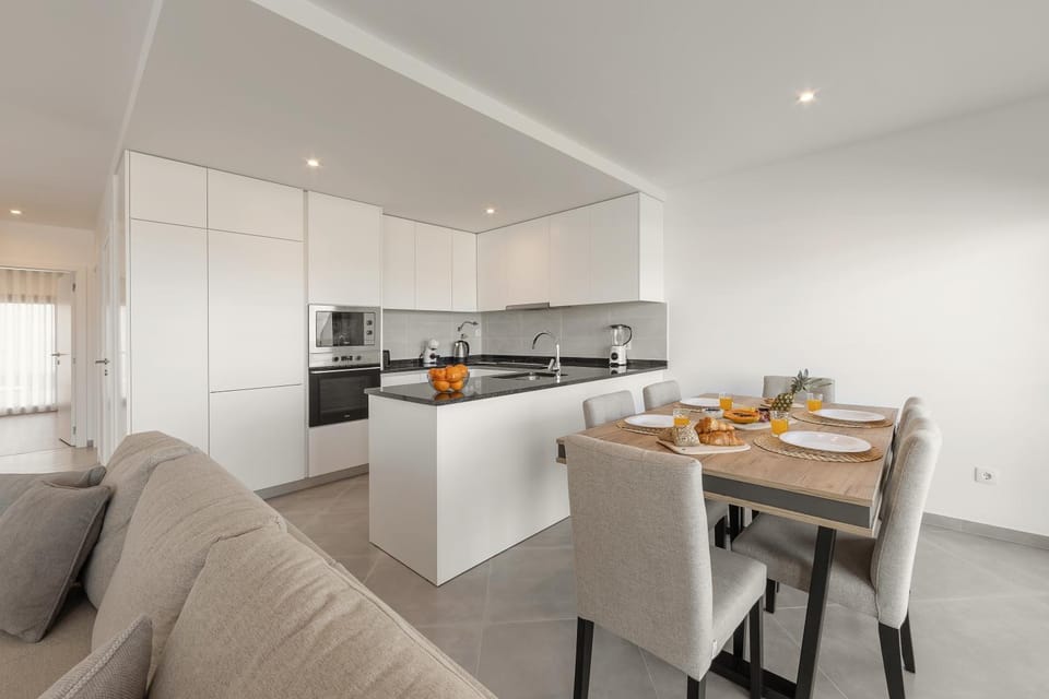 Kitchen or kitchenette, Dining area, oven, stove, toaster