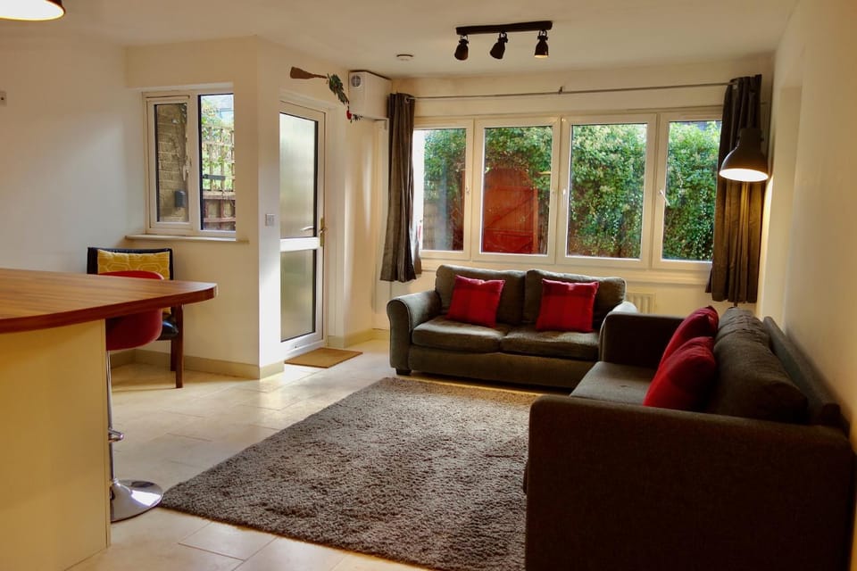 Modern Garden 1BDR Flat in Forest Hill Honor Oak Apartment in London Borough of Southwark