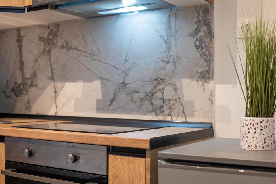 100 Mbps|Smart TV|A/C|Self Check In|Full Kitchen Apartment in Thessaloniki