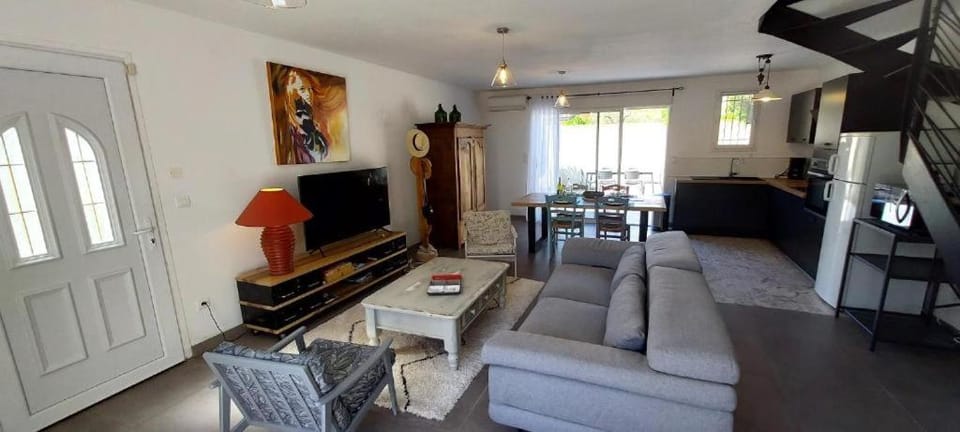 Living room, Dining area