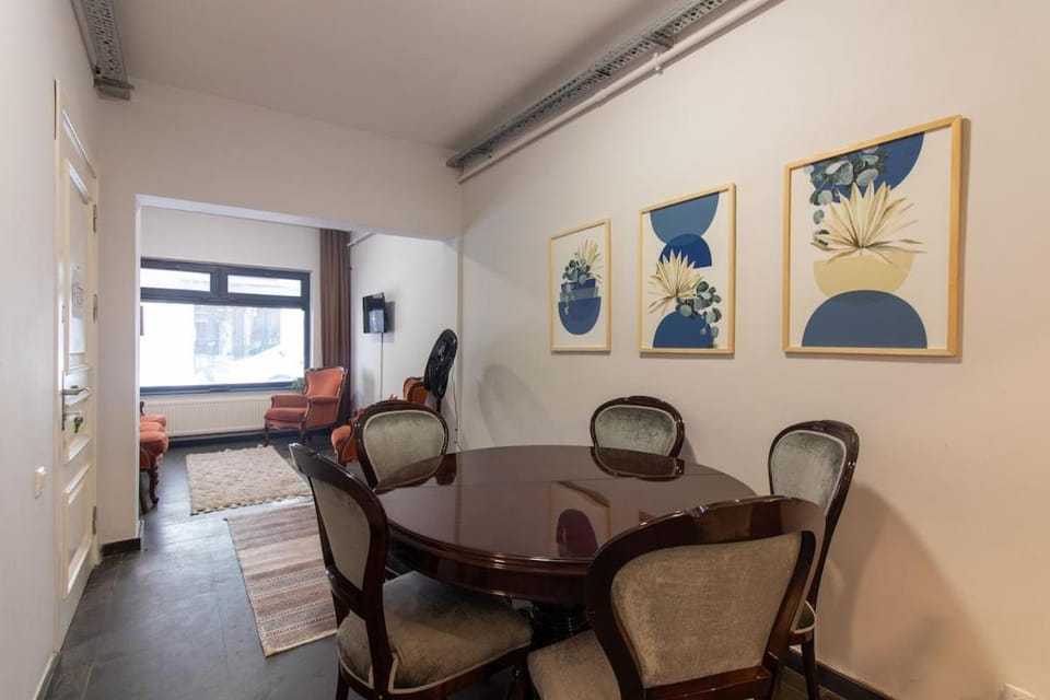 Eclectic 1BR with Charm in the Heart of Cihangir Apartment in Istanbul