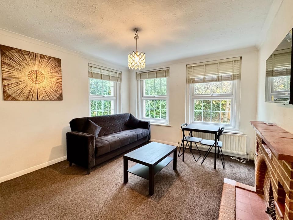 Stunning 1 BDR Flat in Bushey Heath Watford Apartment in London Borough of Harrow