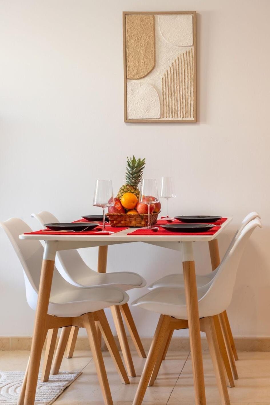 Living room, Food and drinks, Dining area, Food