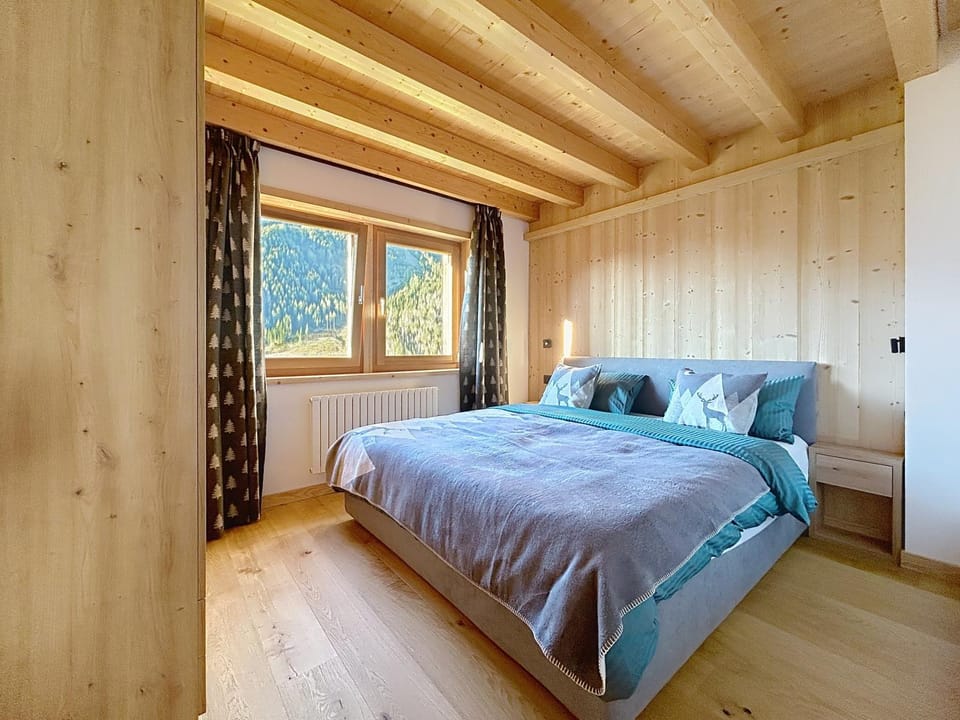 Bedroom, wardrobe