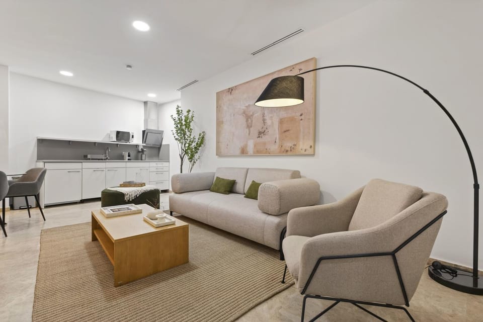 TV and multimedia, Kitchen or kitchenette, Living room, Seating area