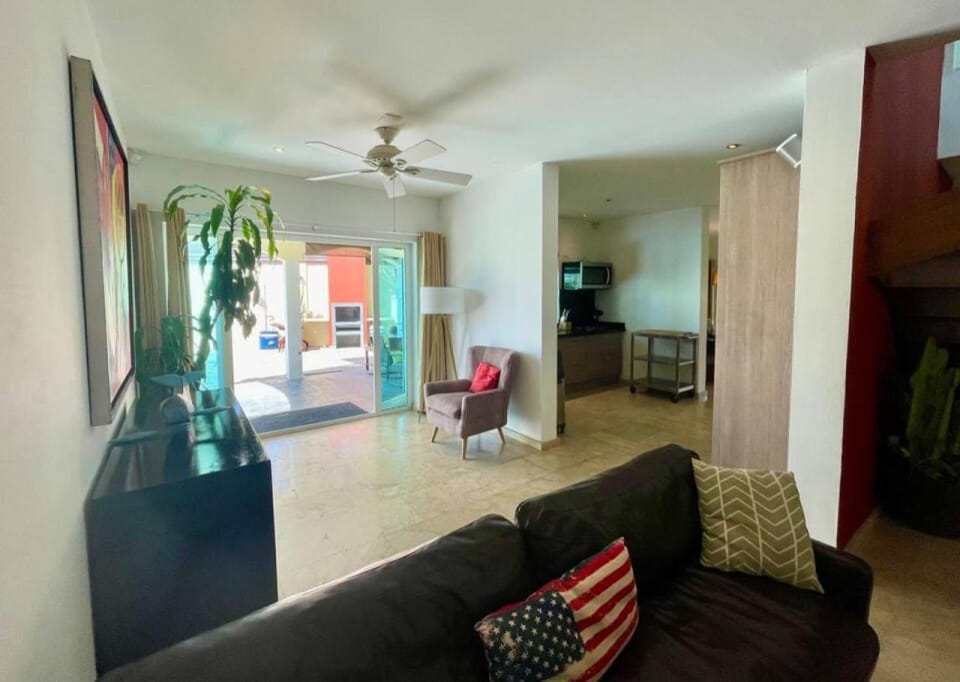Merlot Villas Aruba private pool 500 yrds from Palm Beach Villa in Noord