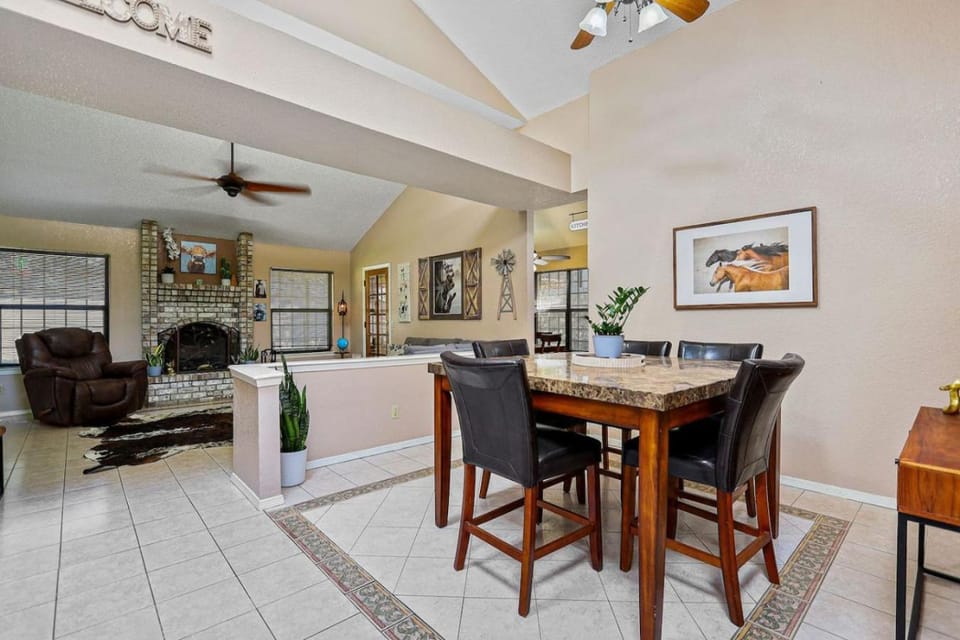 Living room, Seating area, Dining area