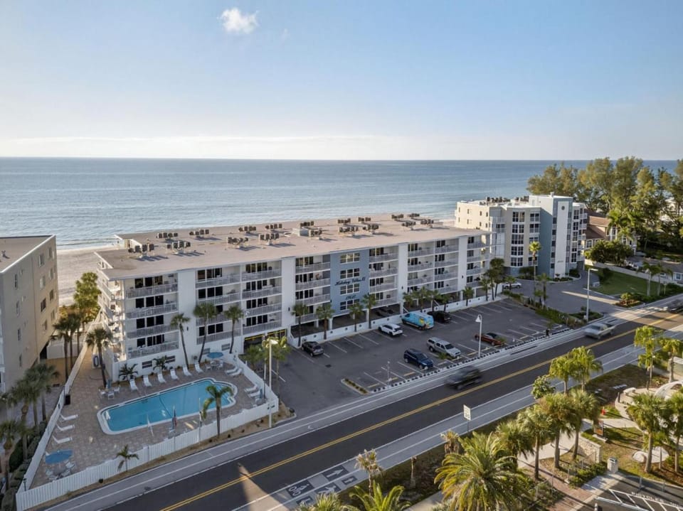 Day, Bird's eye view, Pool view, Sea view, Location