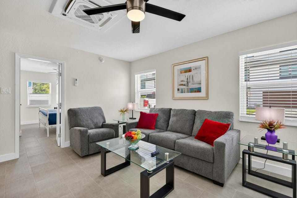 Park Shores Suites Unit 9 House in Madeira Beach