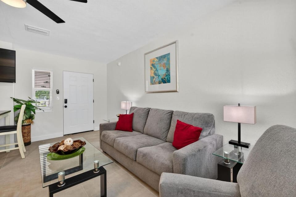 Park Shore Suites Unit 6 House in Madeira Beach