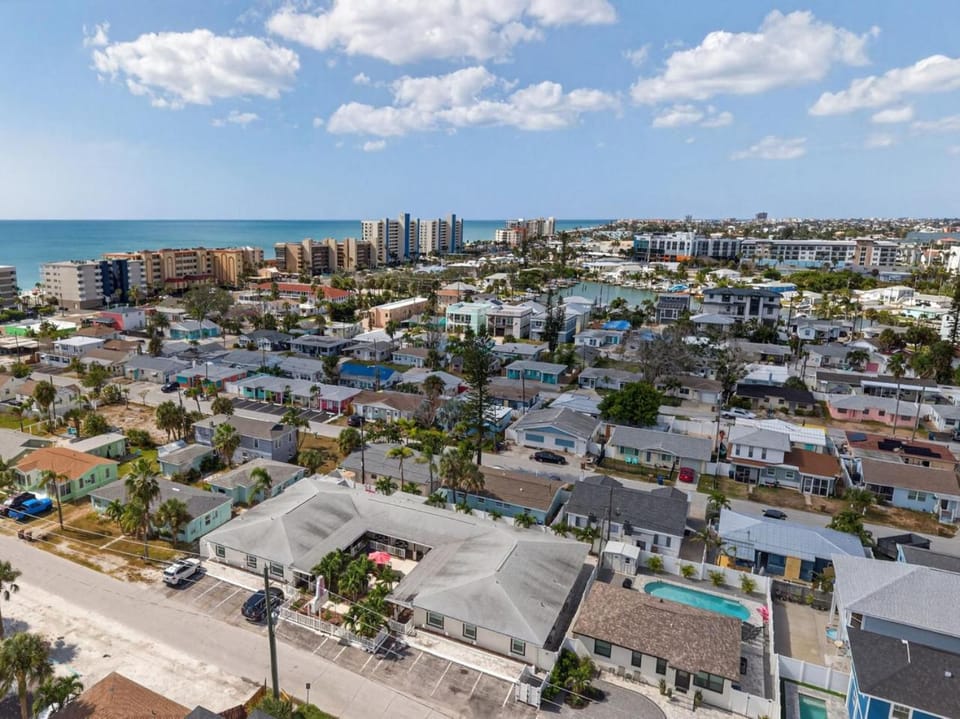 Park Shore Suites Unit 5 House in Madeira Beach