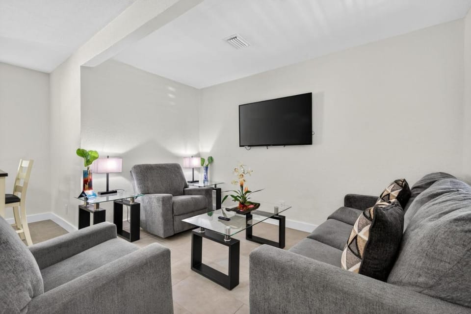 Park Shore Suites Unit 4 House in Madeira Beach