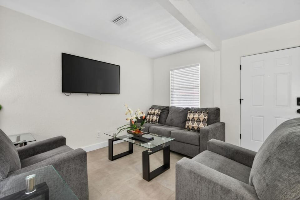 Park Shore Suites Unit 4 House in Madeira Beach
