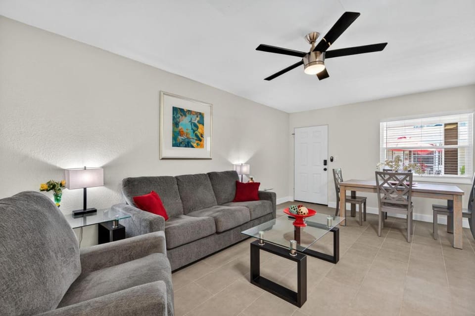 Park Shore Suites Unit 2 House in Madeira Beach