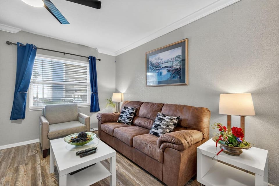 Sunset Beach Suites Unit 10 House in Madeira Beach