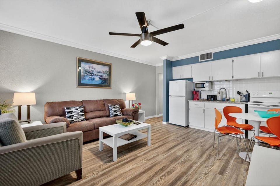 Sunset Beach Suites Unit 10 House in Madeira Beach