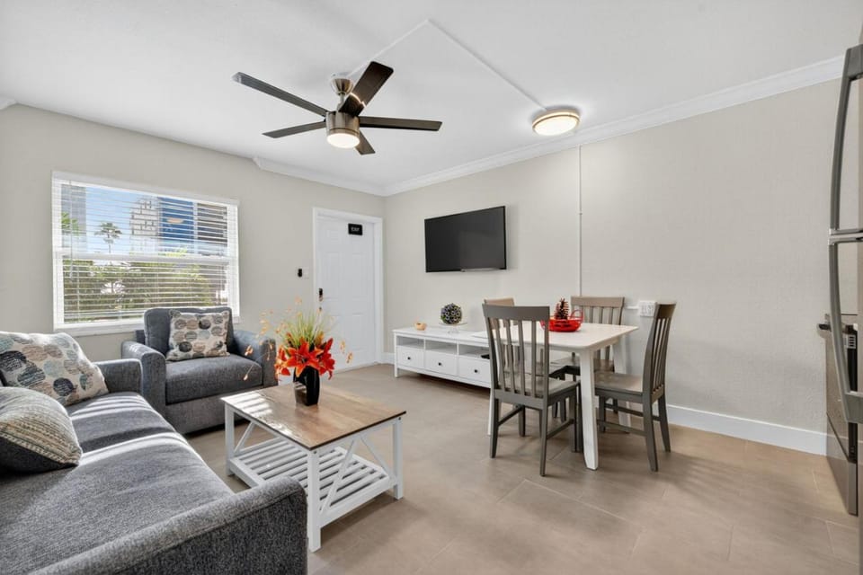 Sunset Beach Suites Unit 9 House in Madeira Beach