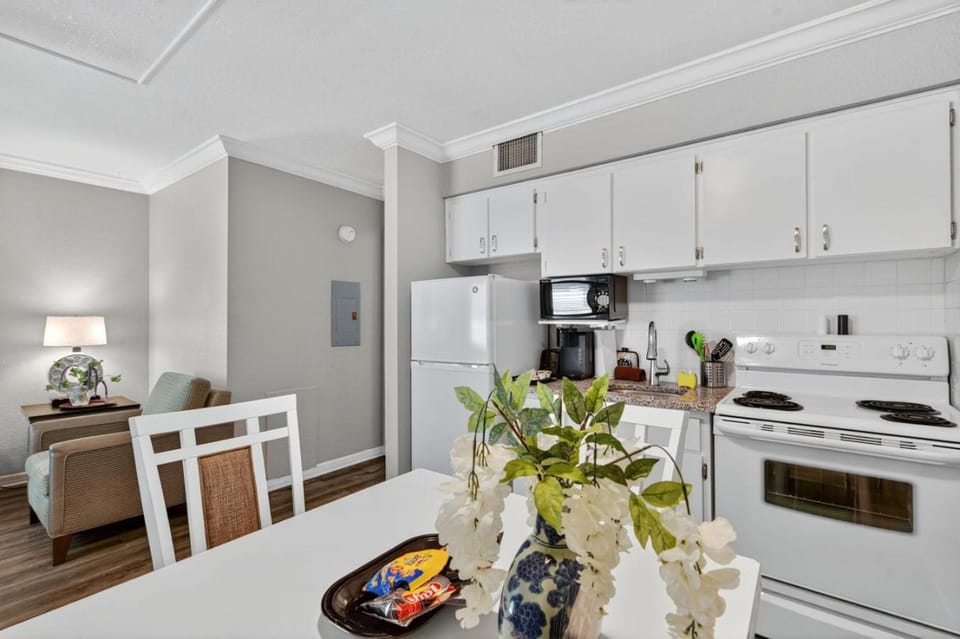 Sunset Beach Suites Unit 7 House in Madeira Beach
