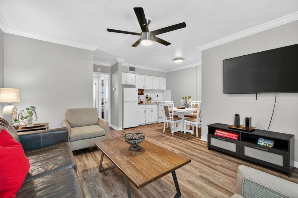 Sunset Beach Suites Unit 7 House in Madeira Beach