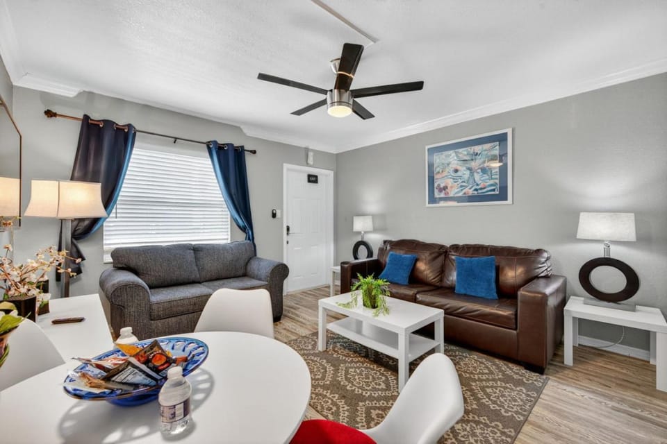 Sunset Beach Suites Unit 6 House in Madeira Beach