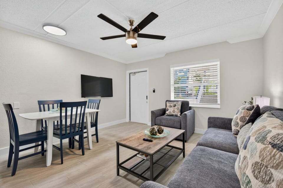 Sunset Beach Suites Unit 5 House in Madeira Beach