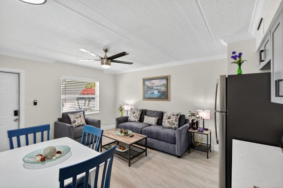 Sunset Beach Suites Unit 5 House in Madeira Beach