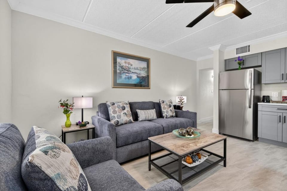 Sunset Beach Suites Unit 5 House in Madeira Beach