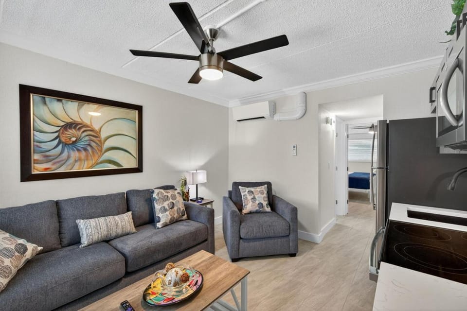 Sunset Beach Suites Unit 2 House in Madeira Beach