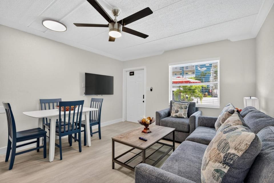 Sunset Beach Suites Unit 3 House in Madeira Beach