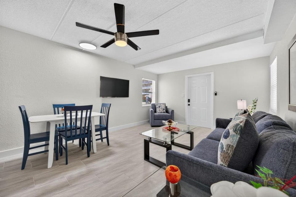 Sunset Beach Suites Unit 1 House in Madeira Beach