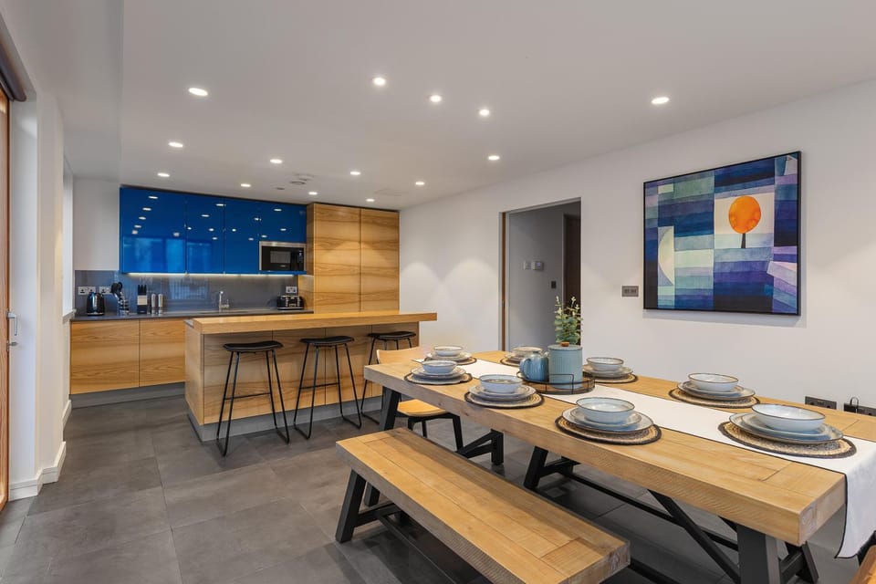 Kitchen or kitchenette, Dining area, Food