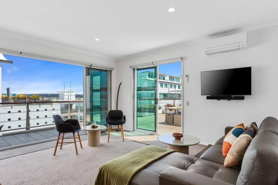 QV Stays Princes Wharf 1 Bed at with Huge Balcony Apartment in Auckland