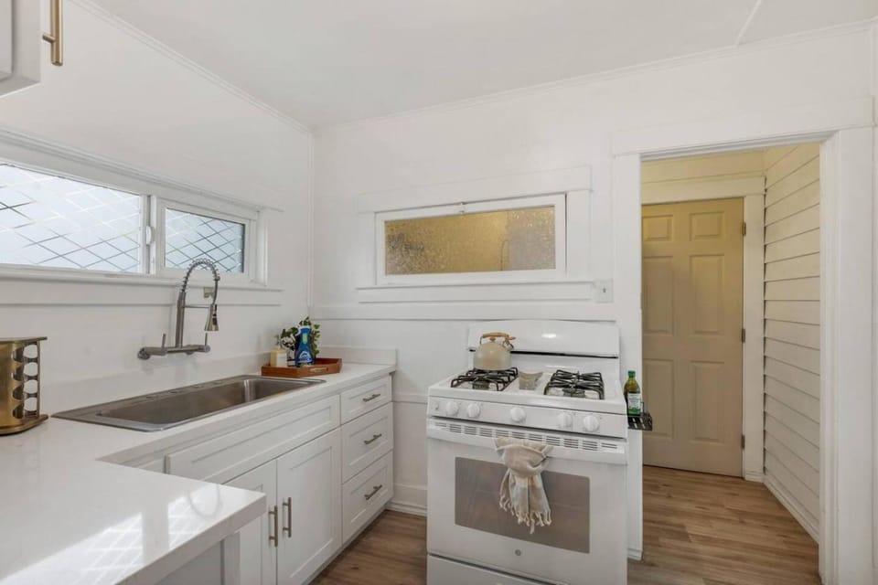 2BR Tiny Home near Mission Inn Festival of Lights House in Riverside