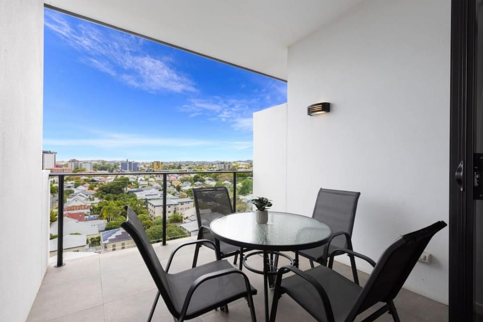 Spacious Panoramic 2BR Apartment, Parking and Views Apartment in Kangaroo Point