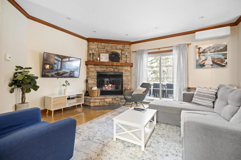 Mountain Top Home- Minutes to Tremblant Village House in Mont-Tremblant