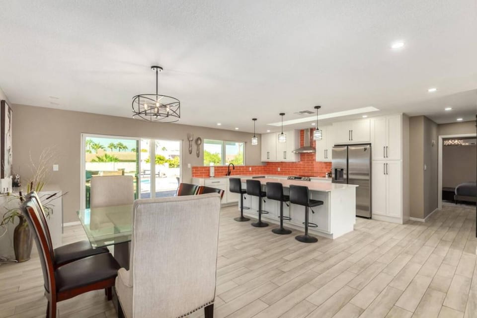 The Valley View Heated Pool Hiking Rooftop Gym WFH House in Phoenix