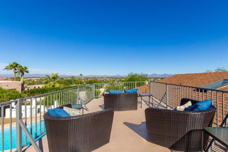 The Valley View Heated Pool Hiking Rooftop Gym WFH House in Phoenix
